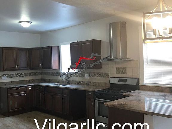 2nd image of 3615 Fir St #10292391
