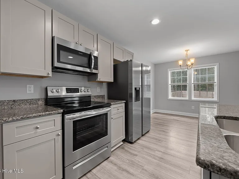 645 S Gaines St — Photo 27