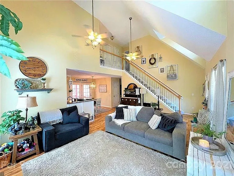 17 Grove Garden Ave — Photo 5