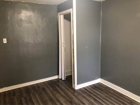 3rd image of 1219 S Hoyt Ave
