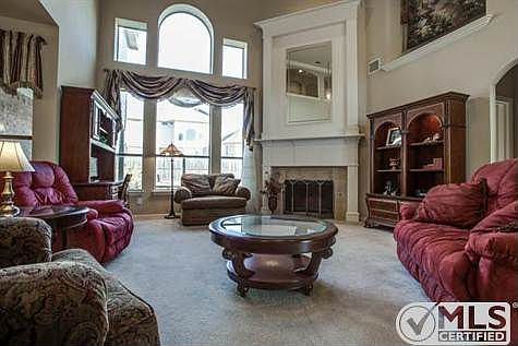 4th image of 221 Dunmore Ct
