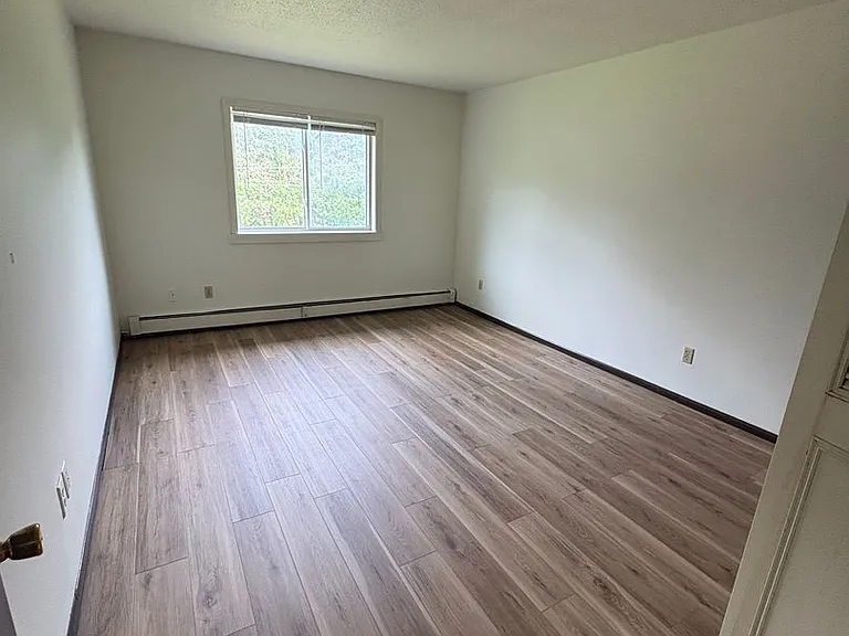 791 Russell Rd — Photo 17