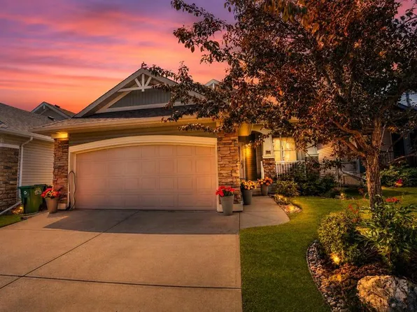 92 N Sunset Cir, Cochrane, AB T4C 0C4