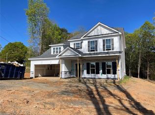 4740 Skylark Rd, Pfafftown, NC 27040