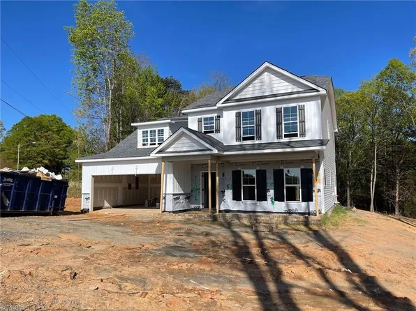 4740 Skylark Rd, Pfafftown, NC 27040