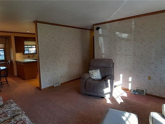 3rd image of 13462 Richards Dr