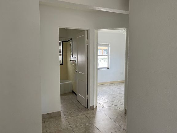 5th image of 1316 E Gore St APT B