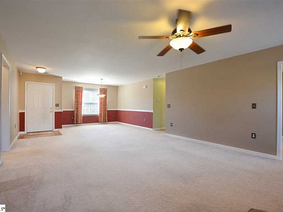 5th image of 140 Lauren Wood Cir