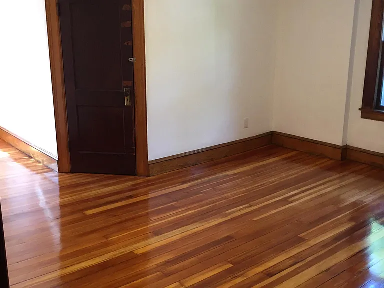 165 Crescent St #4 — Photo 4