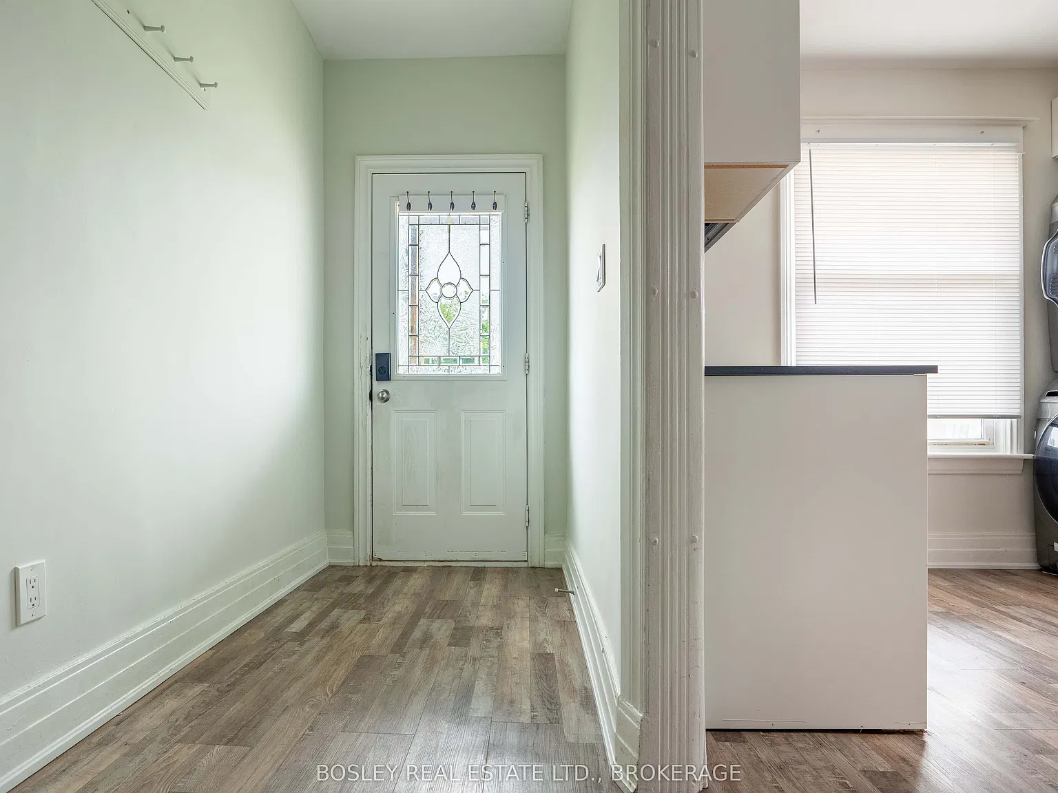 3 bed, $2,100 — Photo 2