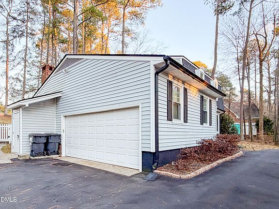 4th image of 3070 Cameron Dr