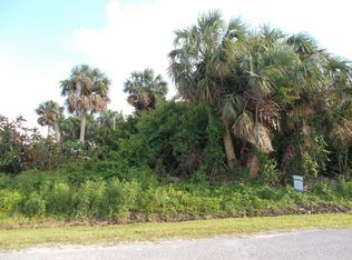 412 Candle Ave, Sebastian, FL 32958