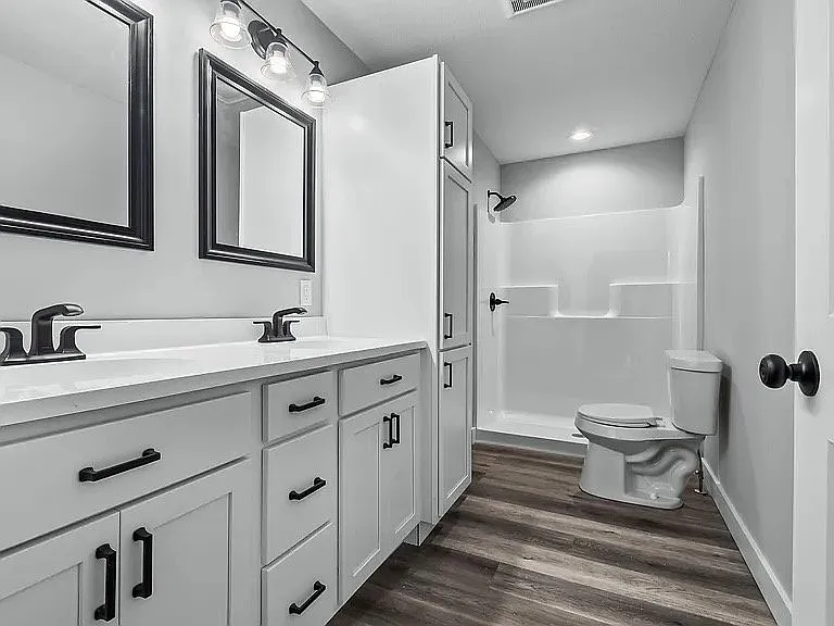 1108 Greenville Way — Photo 4
