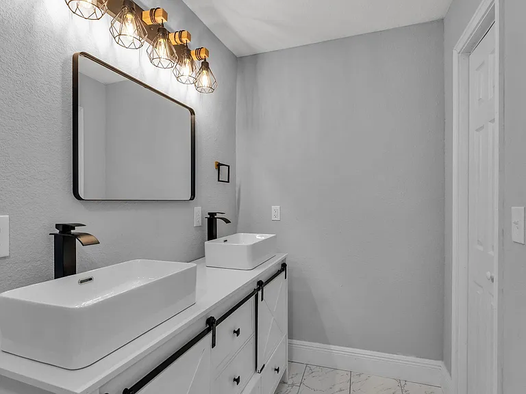 Christina Dr E — Photo 5