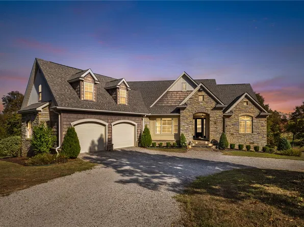 1011 E Uniontown St, Van Buren, AR 72956
