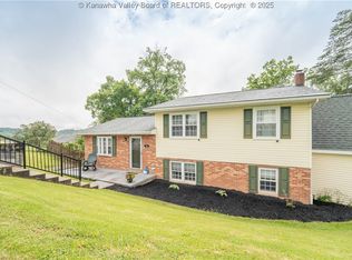 14 Douglas Dr, South Charleston, WV 25309