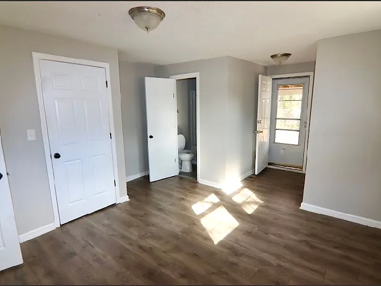 714 Broad St — Photo 7