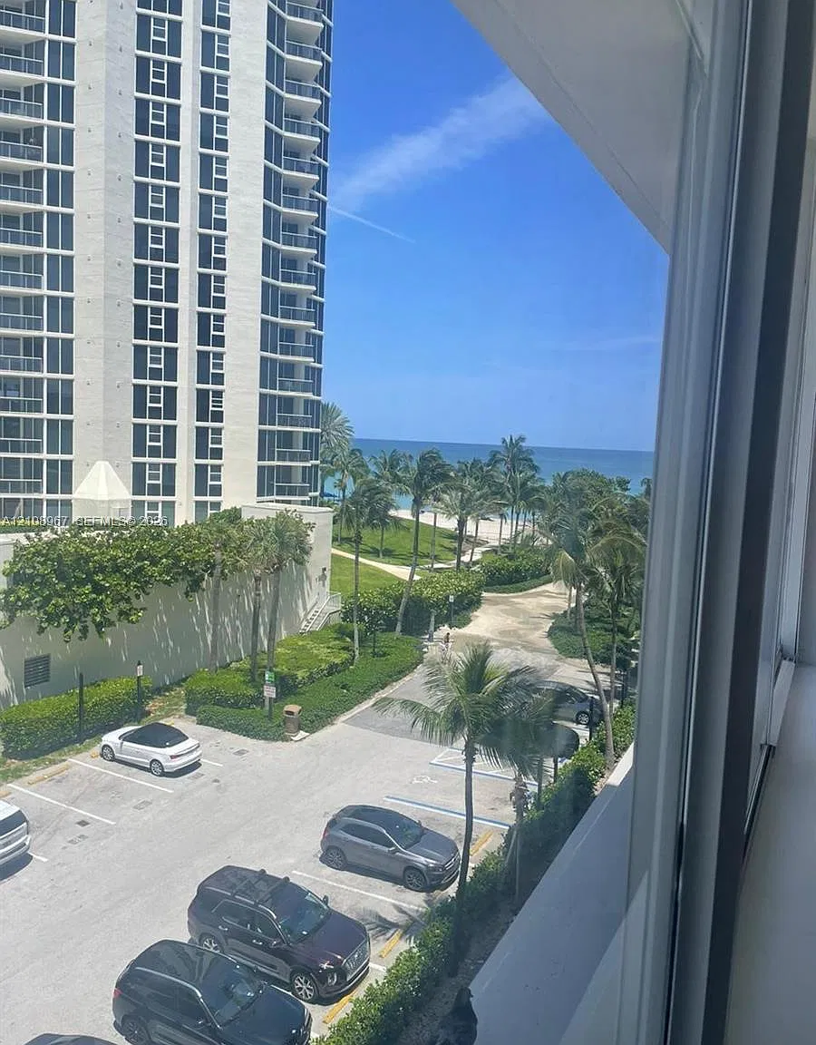 The Aventura Beach Club C — Photo 1