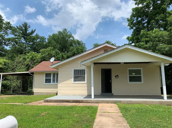 325 Scenic Dr, Saint Louis, MO 63137