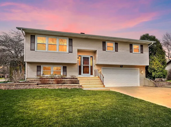 47 Lockman Cir, Elgin, IL 60123