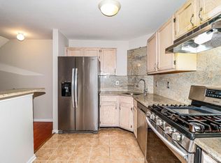 28 Prestwick Way, Edison, NJ 08820