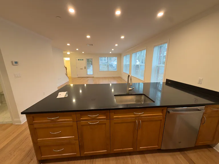 301 Paine Ct — Photo 6