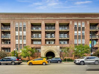 1350 W Fullerton Ave APT 304, Chicago, IL, 60614