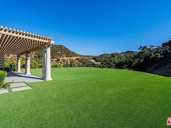 3rd image of 3063 W Stafford Rd