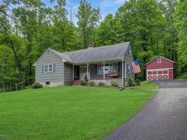 58 Water St, Tewksbury Twp., NJ 08833