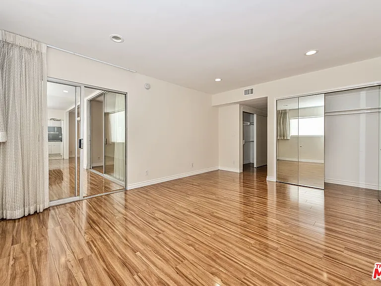 237 N Almont Dr #303 — Photo 7