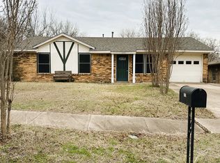 1009 Phillips Dr, Ennis, TX 75119
