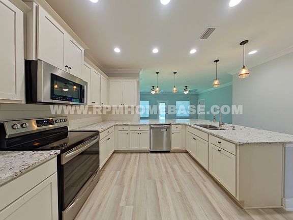 4th image of 58 4th St