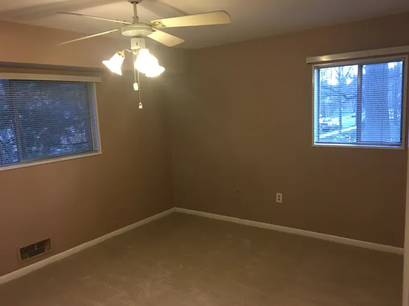 10638 Weymouth St APT 101, Bethesda, MD 20814