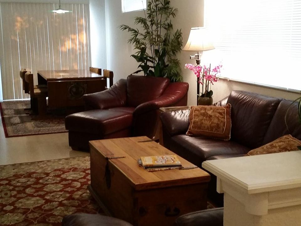 Living Rom/Dinning Room