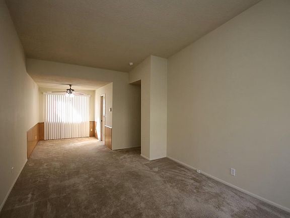 3rd image of 1600 W Huntington Dr APT 2F