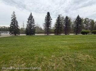 1112 W Maide Marians Ct, Williamston, MI 48895
