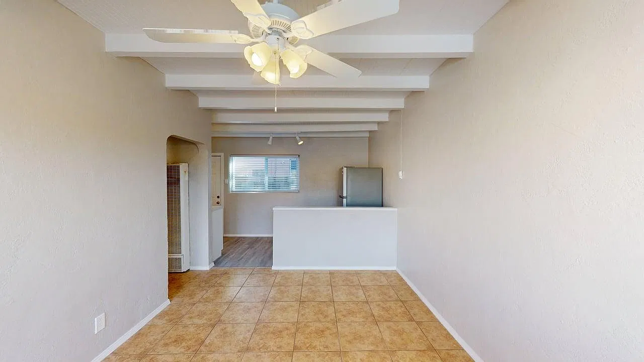 Updated 1 Bed / 1 Bath Apartment w/ Priavte Yard — Photo 3
