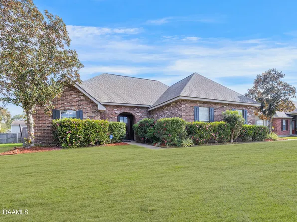 301 Deer Meadow Blvd, Broussard, LA 70518