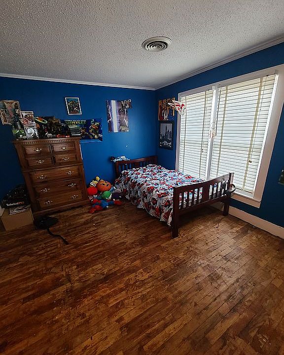 Upstairs Bedroom #1