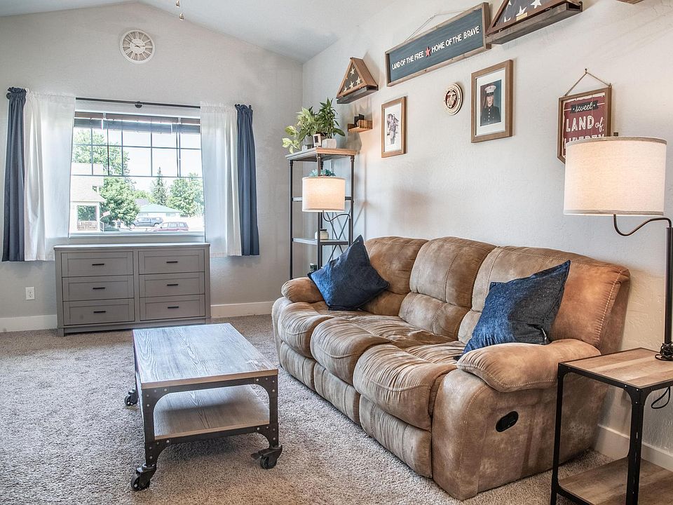 Living room (laminant floor)