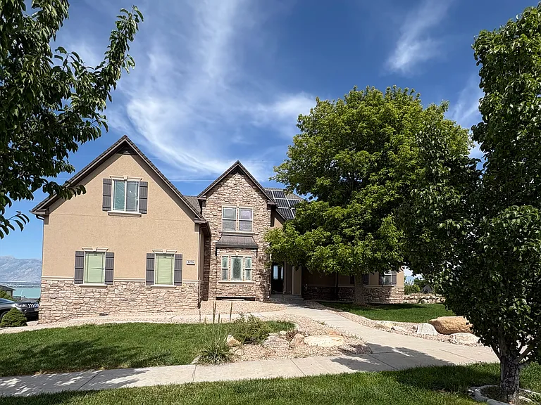 2296 S Hunter Dr — Photo 1