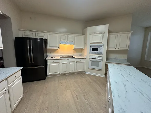3328 Stone Glen Dr — Photo 16