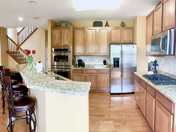 3rd image of 296 Seaton Ct