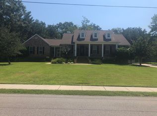 1206 11th St, Pascagoula, MS 39567