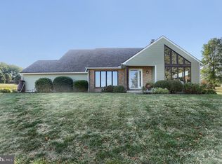 1800 Blacklatch Ln, Middletown, PA 17057