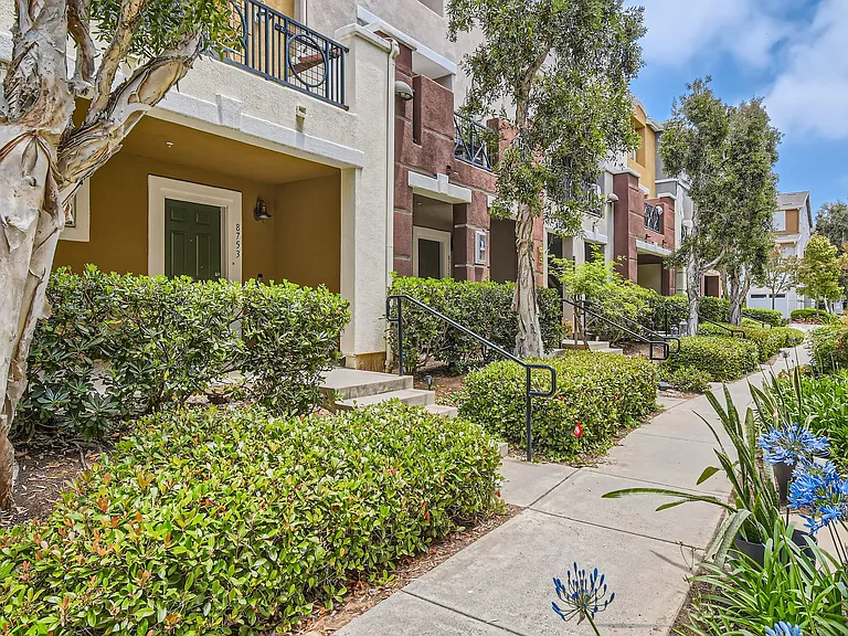 8753 Esplanade Park Ln — Photo 4