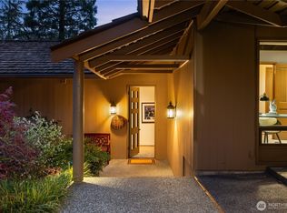 8440 W Mercer Way, Mercer Island, WA 98040