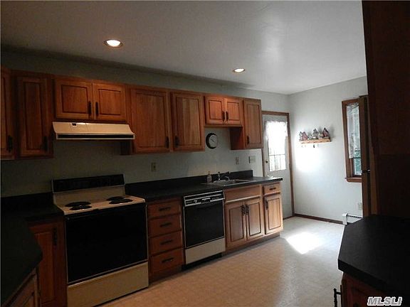 2nd image of 603 Baylor Pl