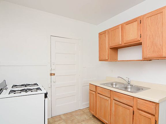3rd image of 3312 W Schubert Ave APT 3CC