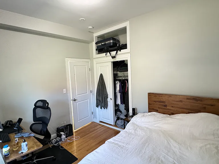6 Saint James Pl — Photo 8